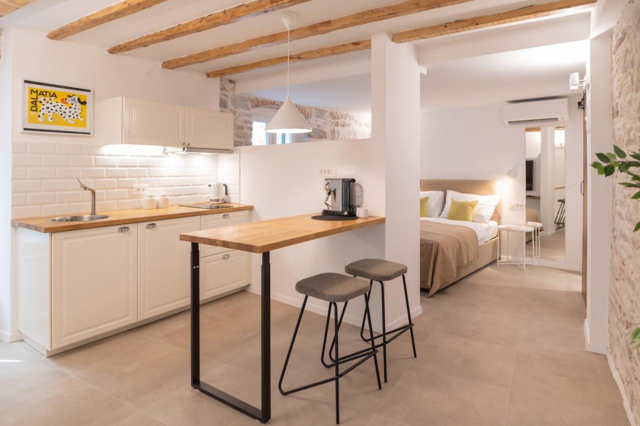Vitelli Apartments And Rooms Split Exterior foto