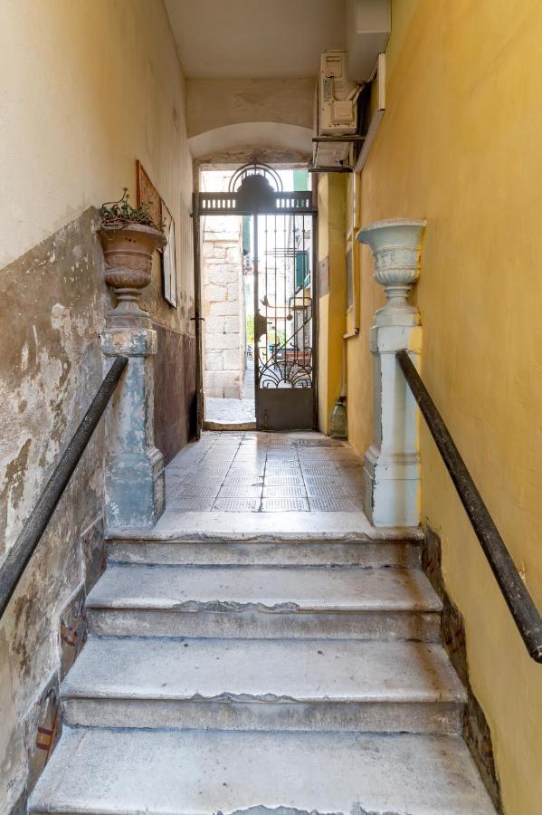 Vitelli Apartments And Rooms Split Exterior foto